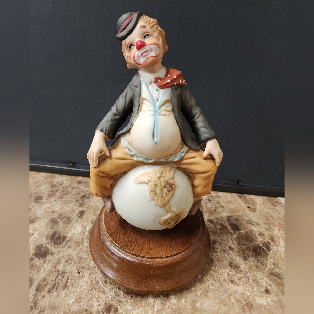 Vintage 1980's Albert Price Musical Clown Figurine